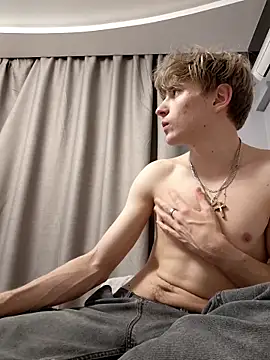 Snapshot of And25bn chatting on November 24, 6:46 am And25bn online show from November 24, 6:46 am