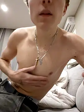 Snapshot of And25bn chatting on November 14, 4:54 pm And25bn online show from November 14, 4:54 pm