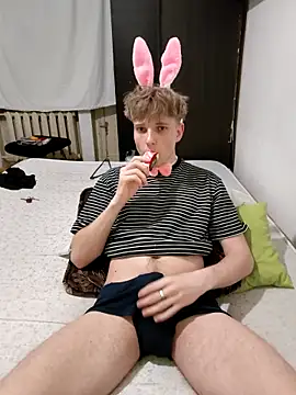 And25bn online show from April 2, 9:10 pm