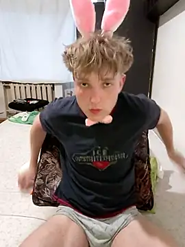 And25bn online show from April 5, 4:35 pm