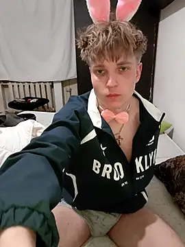 And25bn online show from April 4, 9:54 pm