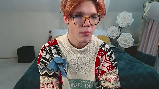 Snapshot of LouiseCoke chatting on February 9, 12:08 pm LouiseCoke online show from February 9, 12:08 pm