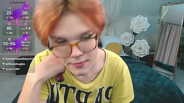 Snapshot of LouiseCoke chatting on February 9, 6:16 pm LouiseCoke online show from February 9, 6:16 pm