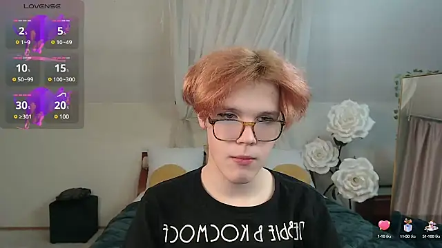 Snapshot of LouiseCoke chatting on February 11, 5:40 pm LouiseCoke online show from February 11, 5:40 pm