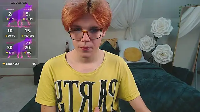 Snapshot of LouiseCoke chatting on February 7, 2:26 pm LouiseCoke online show from February 7, 2:26 pm