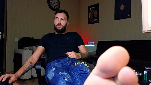 JamieNoxus online show from October 7, 5:30 am