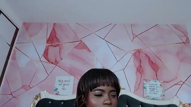 LindaBird online show from February 6, 6:59 pm