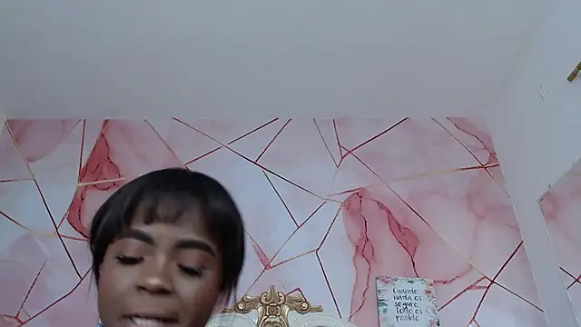 LindaBird online show from December 16, 7:40 pm