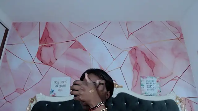 LindaBird online show from January 8, 8:37 pm