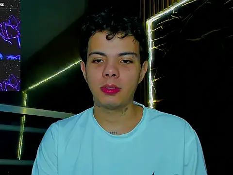 Alessandro 1610 online show from June 19, 4:18 am