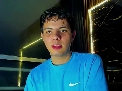 Alessandro 1610 online show from June 18, 4:55 am