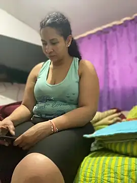 Carola-Ross online show from April 13, 5:17 pm