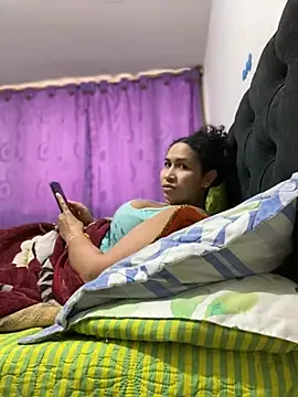 Carola-Ross online show from April 8, 4:52 pm