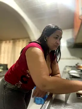 Carola-Ross online show from December 3, 5:12 pm