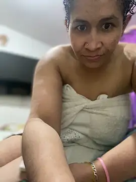 Carola-Ross online show from April 18, 7:07 pm