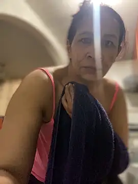 Carola-Ross online show from March 23, 3:01 pm