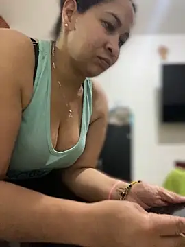 Carola-Ross online show from March 27, 5:03 pm