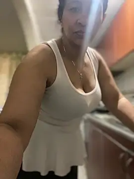Carola-Ross online show from May 30, 1:39 pm