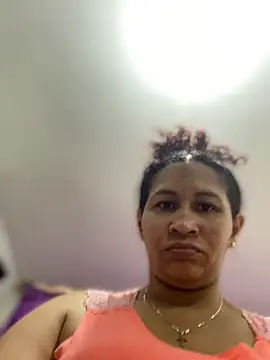 Snapshot of Carola-Ross chatting on June 5, 5:29 pm Carola-Ross online show from June 5, 5:29 pm