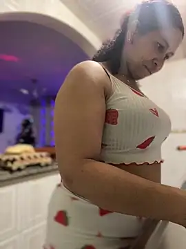 Carola-Ross online show from December 13, 8:04 pm