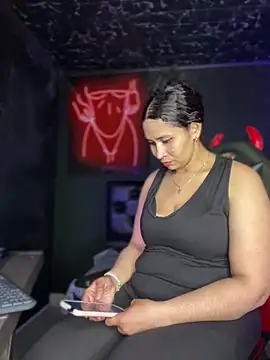 Snapshot of Carola-Ross chatting on March 8, 6:10 am Carola-Ross online show from March 8, 6:10 am