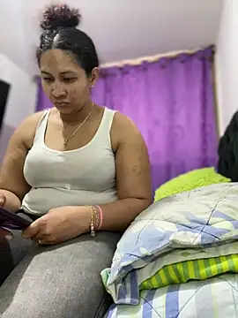 Carola-Ross online show from March 18, 5:25 pm