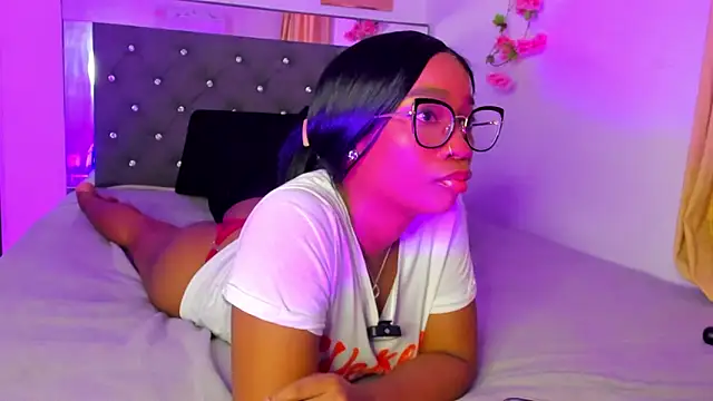 Snapshot of blackgril12 chatting on May 15, 9:46 pm blackgril12 online show from May 15, 9:46 pm