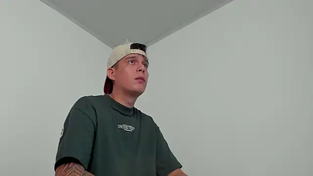 Snapshot of hugosan12 chatting on February 15, 3:06 pm hugosan12 online show from February 15, 3:06 pm