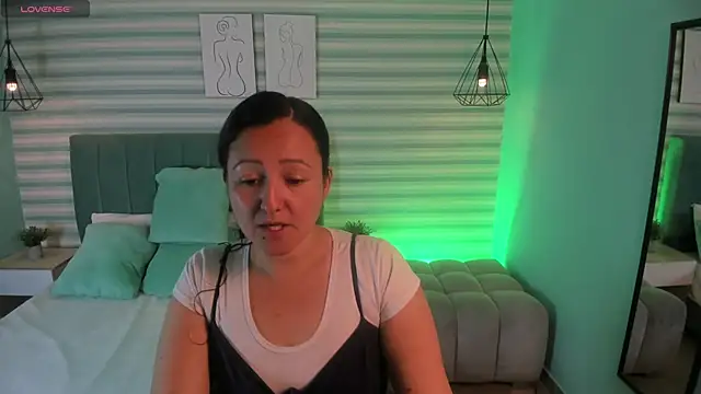 Snapshot of abby_apple chatting on October 10, 1:45 pm abby apple online show from October 10, 1:45 pm