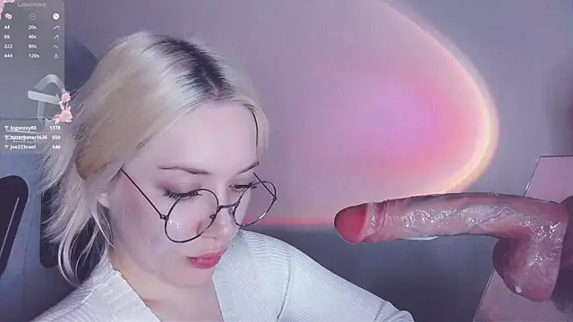 Snapshot of _chatur_babe chatting on March 22, 7:53 pm chatur babe online show from March 22, 7:53 pm
