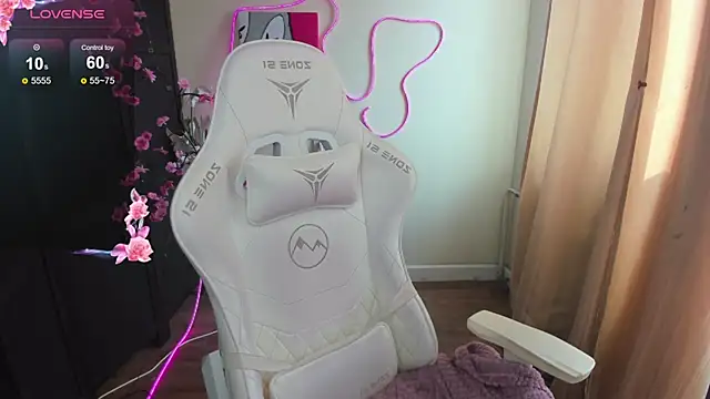 EvelinaLuu online show from March 29, 3:30 am