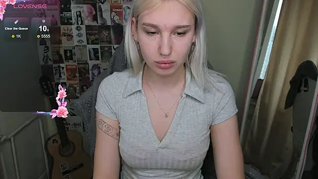 EvelinaLuu online show from March 20, 2:01 am