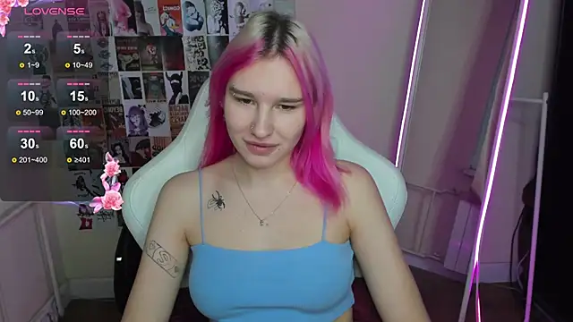 EvelinaLuu online show from December 3, 2:34 am