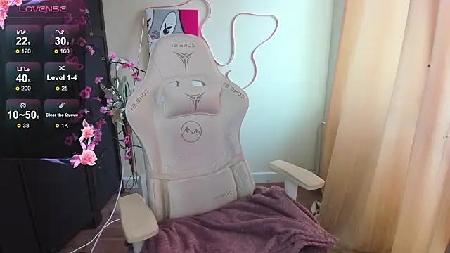 EvelinaLuu online show from March 22, 3:54 am