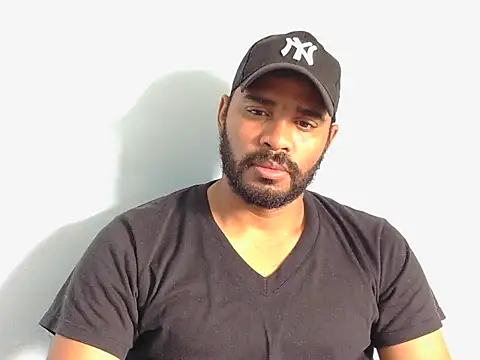 Snapshot of YOX22 chatting on October 8, 2:18 pm YOX22 online show from October 8, 2:18 pm