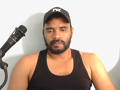 Snapshot of YOX22 chatting on October 16, 1:52 pm YOX22 online show from October 16, 1:52 pm