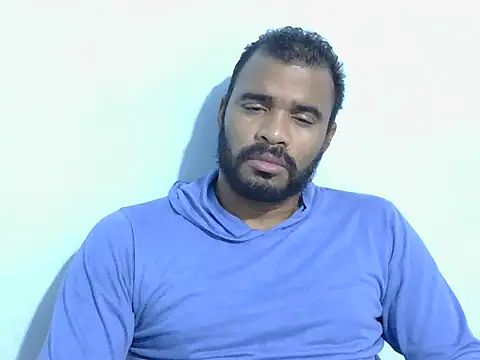 Snapshot of YOX22 chatting on October 12, 3:52 am YOX22 online show from October 12, 3:52 am