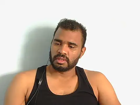 Snapshot of YOX22 chatting on October 3, 2:18 pm YOX22 online show from October 3, 2:18 pm