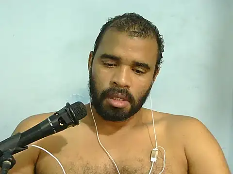 Snapshot of YOX22 chatting on April 18, 9:48 pm YOX22 online show from April 18, 9:48 pm