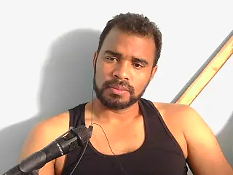 Snapshot of YOX22 chatting on October 28, 1:43 pm YOX22 online show from October 28, 1:43 pm