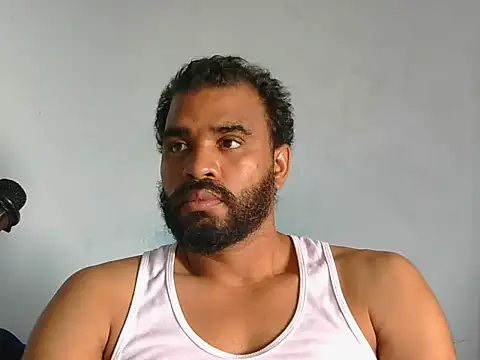 Snapshot of YOX22 chatting on May 8, 1:48 pm YOX22 online show from May 8, 1:48 pm