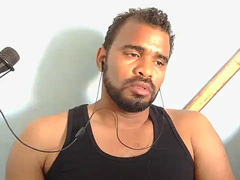 Snapshot of YOX22 chatting on October 25, 9:26 pm YOX22 online show from October 25, 9:26 pm