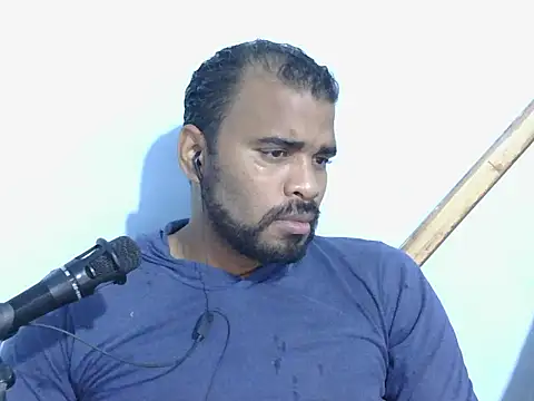 Snapshot of YOX22 chatting on October 31, 3:47 am YOX22 online show from October 31, 3:47 am