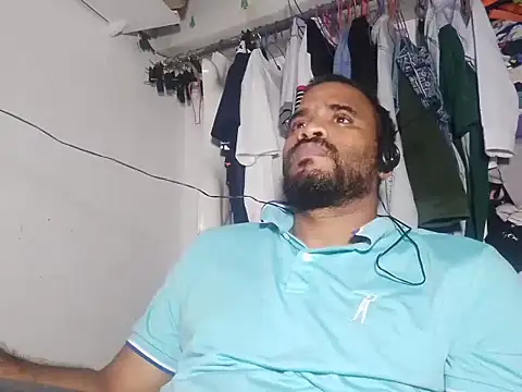 Snapshot of YOX22 chatting on February 25, 6:25 am YOX22 online show from February 25, 6:25 am