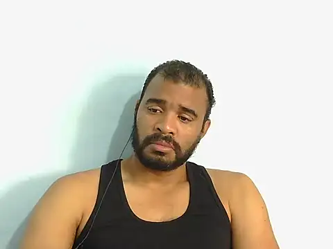 Snapshot of YOX22 chatting on October 13, 1:34 pm YOX22 online show from October 13, 1:34 pm