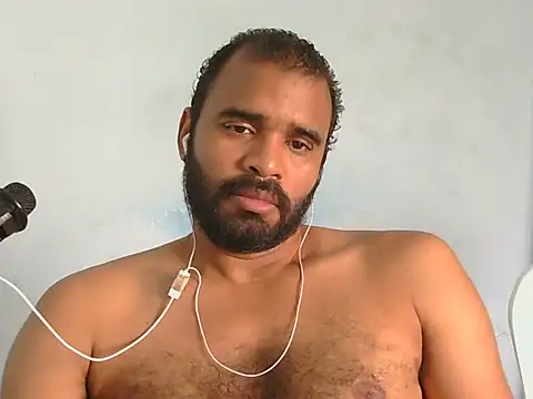 Snapshot of YOX22 chatting on April 23, 10:00 pm YOX22 online show from April 23, 10:00 pm