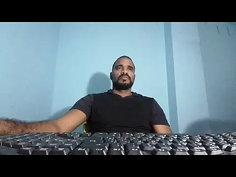 Snapshot of YOX22 chatting on March 11, 5:13 am YOX22 online show from March 11, 5:13 am