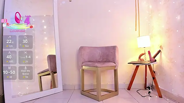 Snapshot of Emylyjonhs chatting on November 19, 11:49 pm Emylyjonhs online show from November 19, 11:49 pm