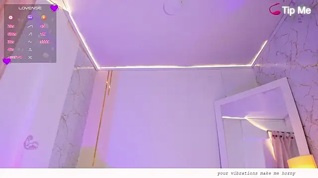 Emylyjonhs online show from June 1, 11:15 pm