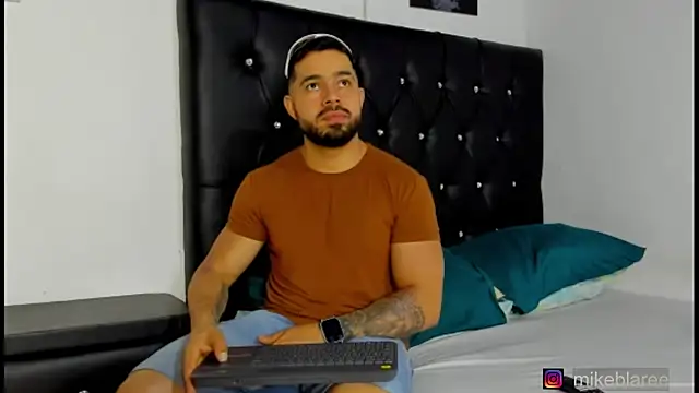 mikeblaree online show from April 11, 8:01 pm